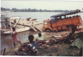 BVS967J stuck in the river at Bangui, January 1984 (Jeremy Cattell)