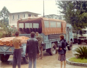 RXP586. Photo taken at Kathmandu Guest House on departure day 24 August 1976. Driver Phil Colbert (EM Christine Roberts)
