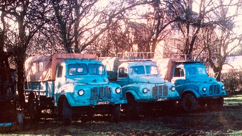 JNM668F, JNM667F and YNK229F at Wren Park 1968 (Tony Jones)